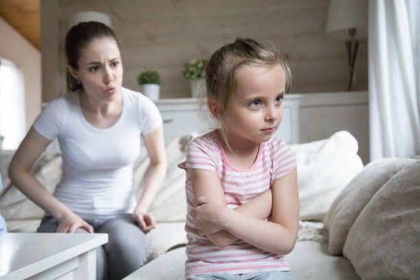 Tο παιδί μου μου λέει ψέματα για το πόσα μαθήματα έχει να κάνει