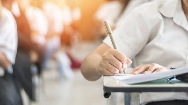 Τι να κάνεις αν το παιδί σου δεν έχει καλούς βαθμούς